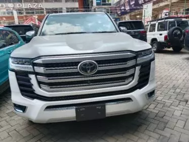 Toyota Landcruiser 300