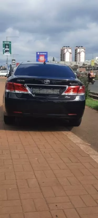 Toyota Crown Royal saloon