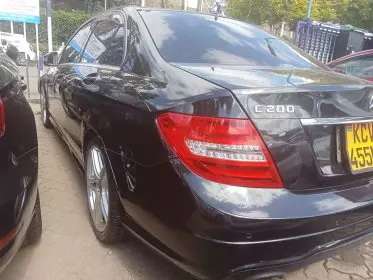 Mercedes-Benz C200