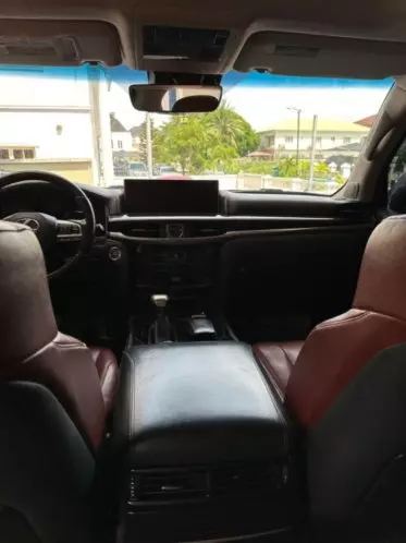 Lexus LX 570