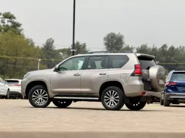 Toyota Land Cruiser Prado VX.L