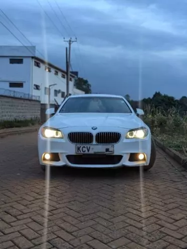 BMW 523I