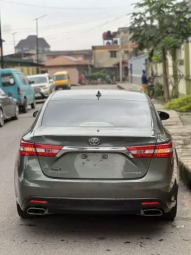 Toyota Avalon