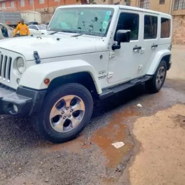 JEEP Wrangler Sahara
