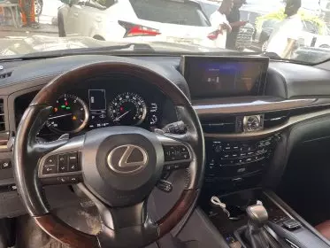 Lexus LX 570