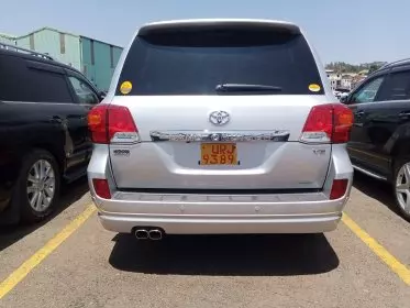 Toyota Landcruiser  V8