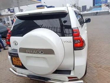 Toyota Land Cruiser Prado VX.L