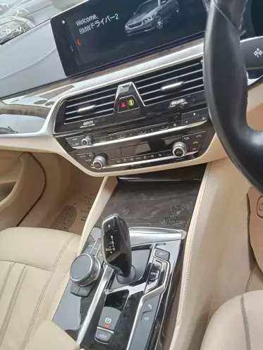 BMW 523