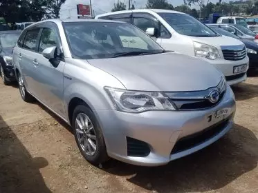 Toyota Fielder hybrid 