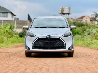 Toyota Sienta Hybrid