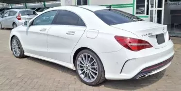 Mercedes-Benz CLA 180