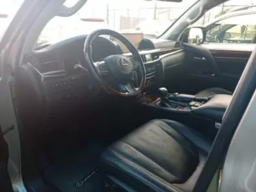 Lexus LX 570