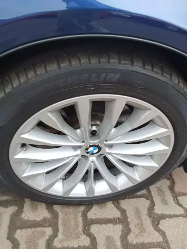 BMW 523