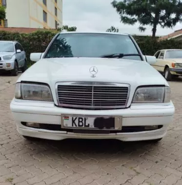 Mercedes-Benz 200