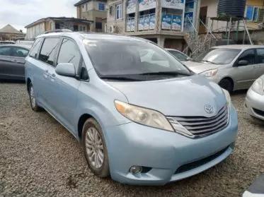 Toyota Sienna