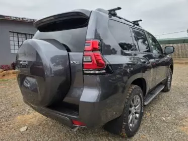 Toyota Land Cruiser Prado VX.L