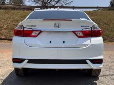 Honda Grace Hybrid