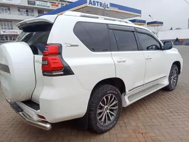 Toyota Land Cruiser Prado VX.L