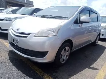 Toyota Passo Sette