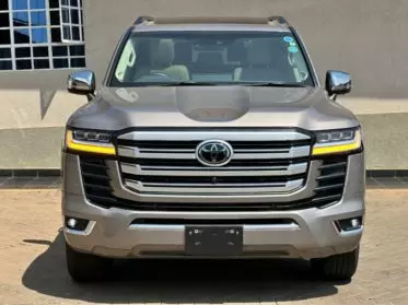 Toyota LAND CRUISER 300 LC300