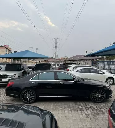Mercedes-Benz S 550