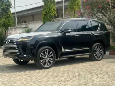 Lexus LX 600