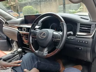 Lexus LX 570