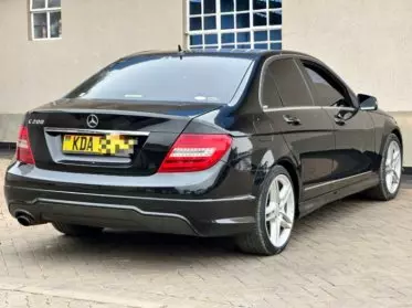 Mercedes-Benz C200