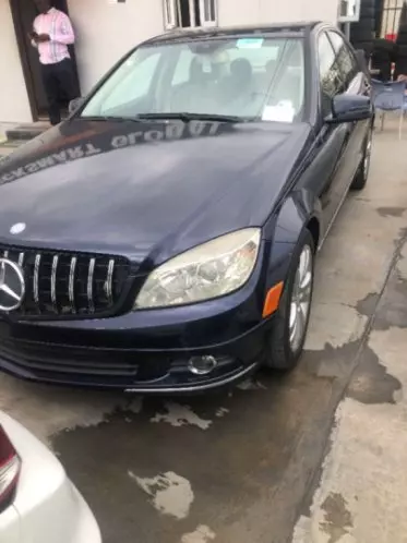 Mercedes-Benz 300