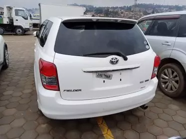 Toyota Fielder 