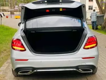 Mercedes-Benz E250