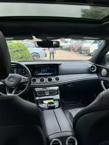 Mercedes-Benz E 300