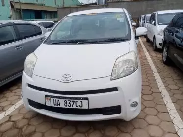 Toyota Passo Sette
