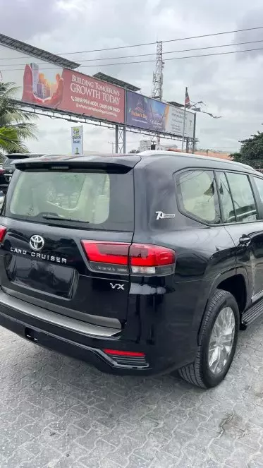 Toyota Land Cruiser VX