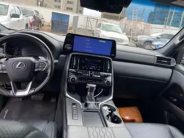 Lexus LX 600