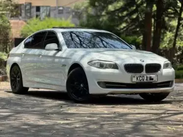 BMW 528i
