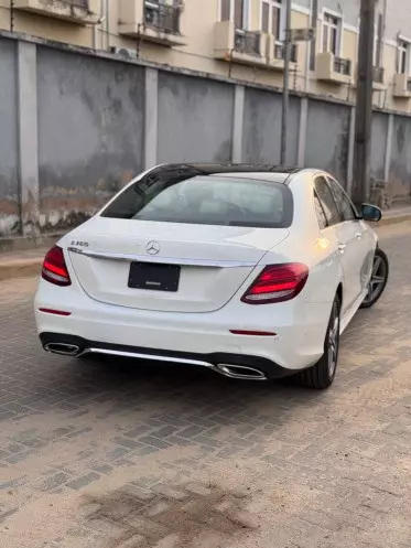 Mercedes-Benz E 300
