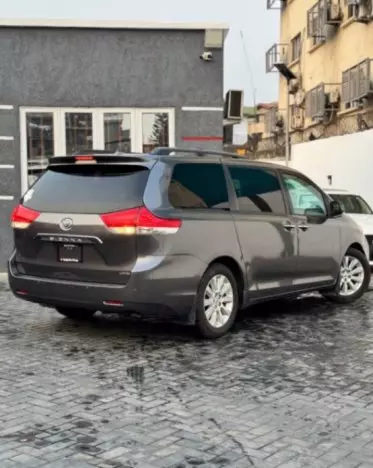 Toyota Sienna