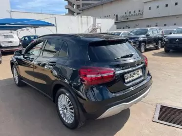 Mercedes-Benz GLA 220