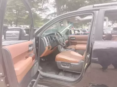 Toyota Sequoia