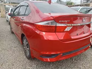 Honda Grace Hybrid
