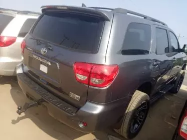 Toyota Sequoia