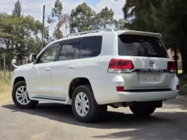 Toyota Land Cruiser V8