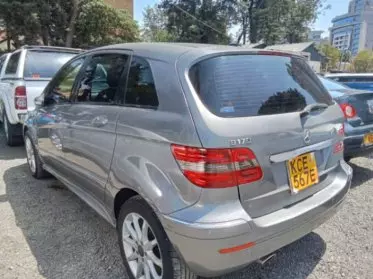 Mercedes-Benz B 170