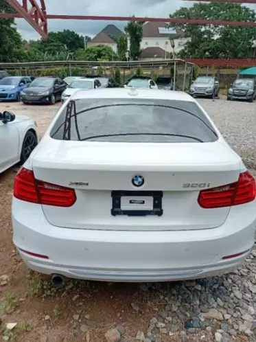 BMW 320i