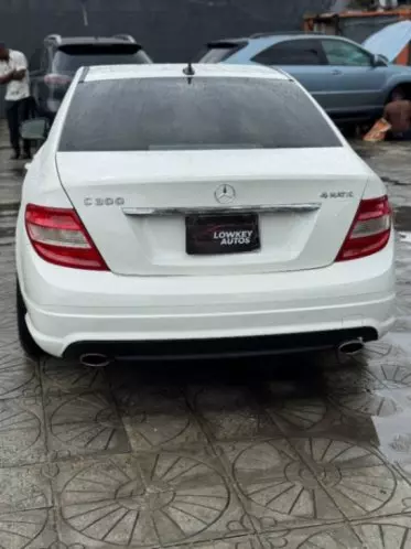Mercedes-Benz C 300