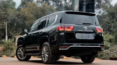 Toyota LAND CRUISER 300 LC300