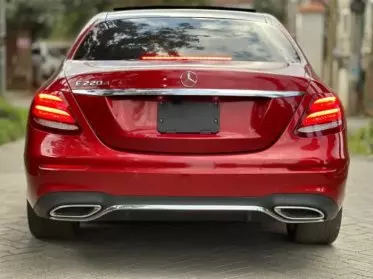 Mercedes-Benz E 220