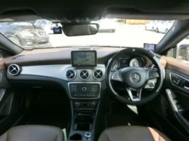 Mercedes-Benz CLA 180