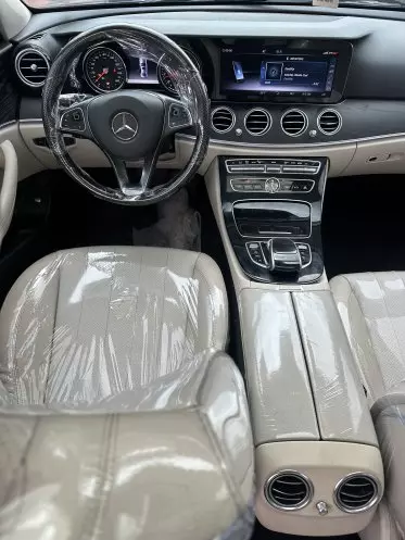 Mercedes-Benz E 300